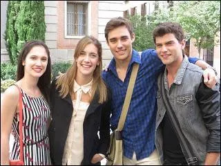 Dans quelle série joue-t-elle ?