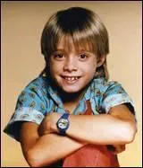 Comment se prénomme le fils d'Angela ?