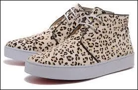 Chez quel créateur de mode achète-t-il quasiment toutes ses chaussures ?