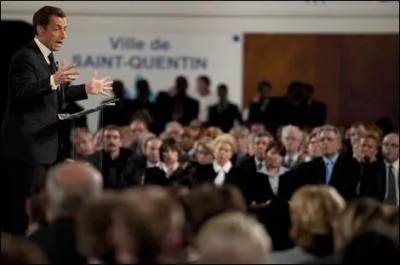 Nicolas Sarkozy a promis une loi contre les parachutes dors, les bonus et les stock-options, mais  une condition. Laquelle ?