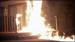 Qui sauva Hanna pendant l'incendie du chalet ?