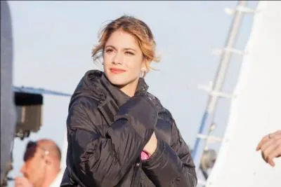 Martina a fait l'éloge d'une de ses idoles en matière de mode en disant : «Elle porte toujours des tenues hyper cool et elle sait comment porter des vêtements rock'n roll». De quelle idole s'agit-il ?