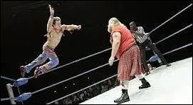 L'Europe n'est pas en reste. En France, il existe deux fédérations de catch qui arpentent inlassablement les routes de l'Hexagone et des pays limitrophes pour notre plus grand plaisir. Parmi ces lutteurs de tous pays, des noms tels que Tom La Ruffa (anciennement), Flesh Gordon, Prince Zefy, Booster ou encore Betty Trash. Ces deux fédérations du circuit indépendant se nomment :