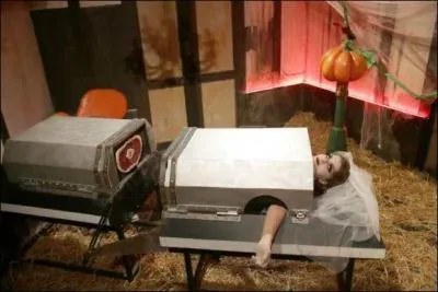 Dans quelle cellule se trouve l'épreuve "Femme coupée" (en 2012) ?