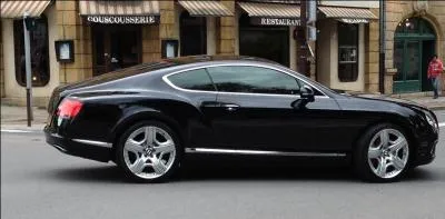 Quelle est cette voiture ?