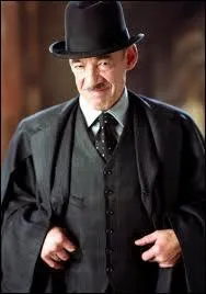 Quel acteur joue le rôle de Barty Croupton Sr. ?