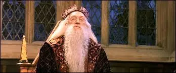 Quel acteur joue le rôle de Albus Dumbledore ?