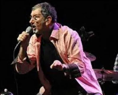 Quelle est cette chanson chantée par un créateur de publicité ? Comme indice, il a créé ces slogans, « Buvez, éliminez », « On se lève tous pour » ou « Tu baguenaudes dans les pâturages ». On le connait aussi pour une chanson concernant un chien dont le nom commence par un « Y ».