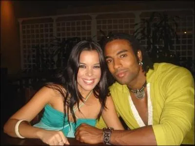 Où Lola et Pavel ont-ils travaillé ensemble ?