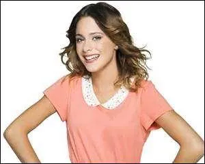 Série : Cette série fait un carton. C'est une série télévisée argentine coproduite par Disney Channel Latin America. Martina Stoessel est l'actrice principale. Avez-vous reconnu cette série ?