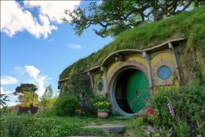 Comment se nomme la demeure de Bilbon Sacquet ?