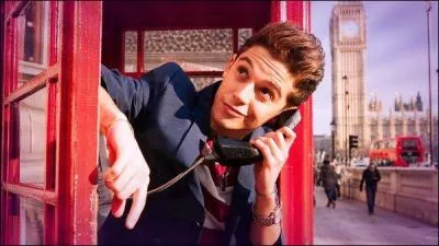 De qui Federico est-il amoureux dans "Violetta" ?