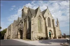 Nous reprenons la route et nous partons en Bretagne, visiter la ville de Lamballe. Nous nous rendons dans le d&eacute;partement ...