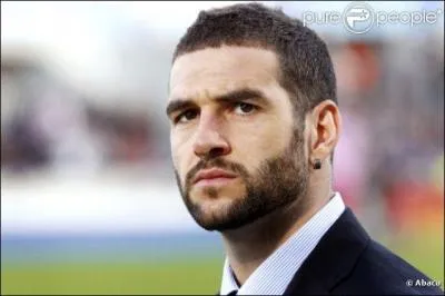 J'ai été transféré de Porto à Lyon pour 24 millions d'euros. Qui suis-je ?