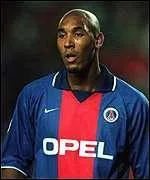 J'ai été transféré du Real Madrid au PSG pour 33, 5 millions d'euros. Qui suis-je ?