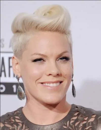 Qui est cette chanteuse ?