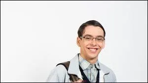 Comment s'appelle l'intello ?