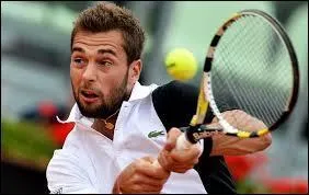 Après Jo-Wilfried Tsonga à Toronto, un autre Français a brillé mais s'est incliné en demi-finale contre David Ferrer. De qui s'agit-il ?