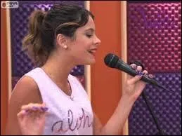 Quelle est la chanson préférée de Tini dans la série "Violetta" ?