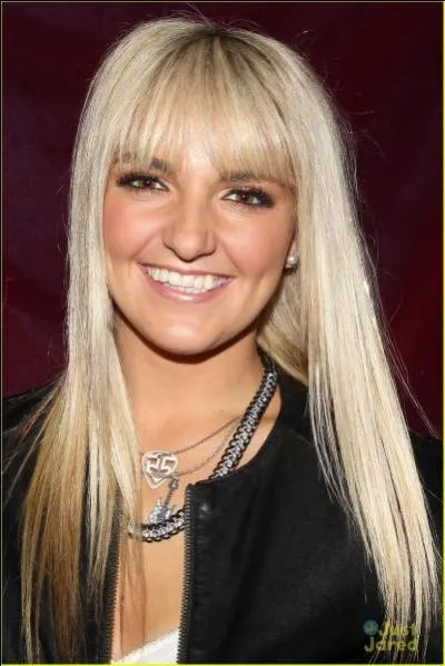 Comment s'appelle sa soeur ?