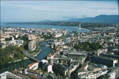 Genève est la ville Suisse la plus peuplée.