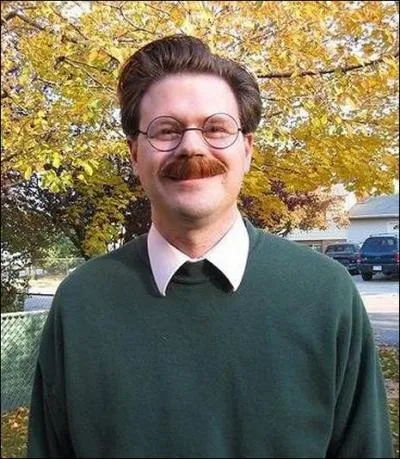 C'est facile. C'est le voisin d'Homer, donc c'est...