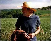 Mort le 13 août 1998, la vie, pour lui, devait durer plus d'un million d'années, toujours en été ....