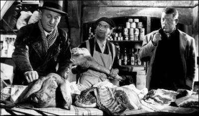 Né le 17 mai 1904, il participa à "La traversée de Paris", fit partie de "La belle équipe", et des "Vieux de la vieille" :