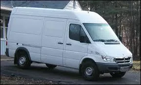 Sous quelle marque le Mercedes Sprinter est commercialisé aux États-Unis depuis 2001 ?