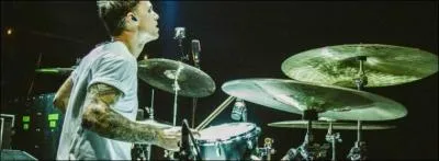 Qui est le batteur du groupe ?