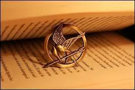 Quel oiseau est le symbole de la rébellion et celui de Katniss ?
