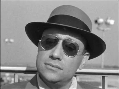 Comme nous parlons de cinéma, je vais vous donner un indice, en plus de la photo : évitez de tourner trop longtemps ... en rond !