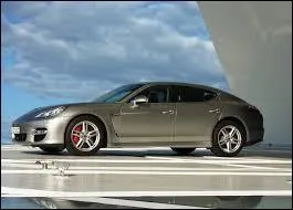 Quelle est la marque de cette voiture ?