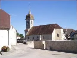 Nous sommes à Rochefort-sur-Nenon, village Jurassien situé en région ...