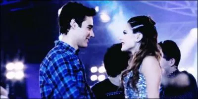 Quand le couple se sépare dans la saison 2, avec qui León se met-il en couple ?