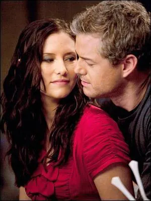 Qui dit cette réplique : "Je suis un homme de coeur. Je répare des coeurs, je tiens des coeurs entre mes mains. Je suis un homme de coeur. Alors voilà ce dont je suis sûr. Tu es ma partenaire, mon amour, ma meilleure amie. Mon coeur bat pour toi. Et en ce jour, le jour de notre mariage, je te promets ceci, je te promets de remettre mon coeur entre tes mains. " ?