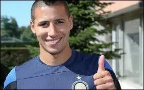 Comment s'appelle le club où il joue en Italie ?