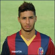 À quel poste évolue-t-il ?