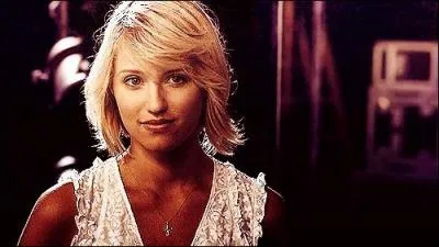 Dans quelle saison se coupe-t-elle les cheveux ?