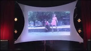 Qui chante "Ven y canta" sur cette image ?