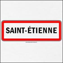Quel groupe de la grande distribution est né en 1898 à Saint-Étienne, où il conserve toujours son siège social ?