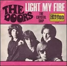 Allez-vous trouver le nom du chanteur associé au groupe "The Doors" ?
