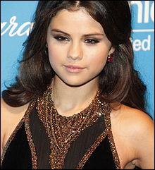 Quel est le deuxième prénom de Selena Gomez ?