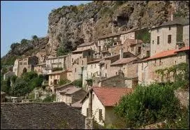Nous partons à la découverte de Peyre. Village troglodyte midi-pyrénéen classé parmi les Plus Beaux Villages de France, il se situe dans le département ...