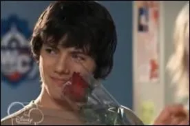 Quel est le vrai nom d'Ethan Morgan ?