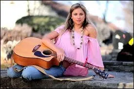 Quel est le vrai nom d'Erica Jones ?