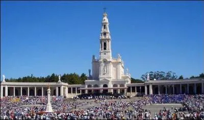 Fatima est le plus important pèlerinage chrétien du pays.