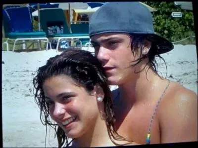 Comment s'appelle son frère ?