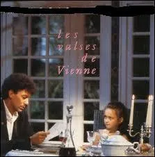 C'est Paul Lederman qui chante "Les valses de Vienne".