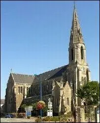 Voici l'église de Saint-Dolay. Commune Morbihannaise, elle se situe en région ...